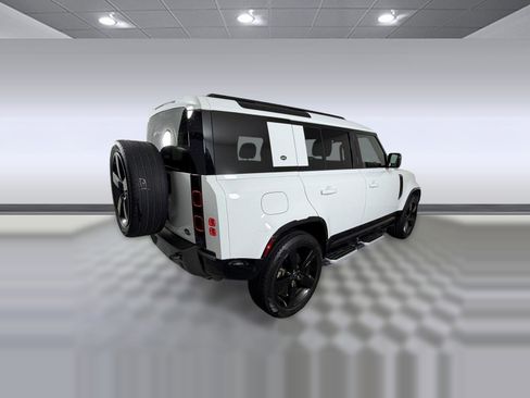 Used 2022 Land Rover Defender 110 X-Dynamic SE AWD/4WD image 9