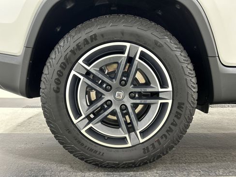 Used 2025 Rivian R1T Adventure image 12