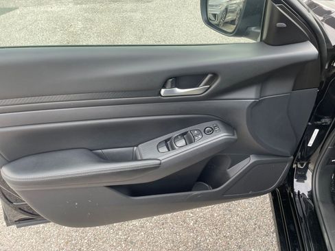 Used 2025 Nissan Altima 2.5 SV image 20