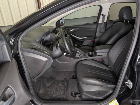 Used 2014 Ford Focus SE w/ Equipment Group 201A FWD image 20