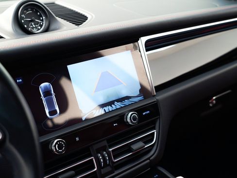 Used 2022 Porsche Macan S image 28