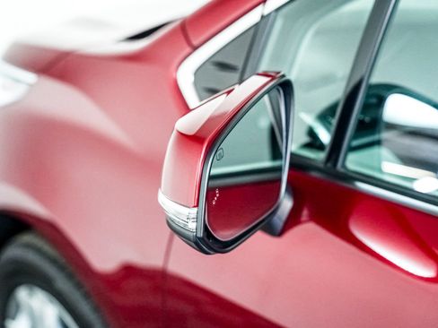 Used 2024 Toyota Sienna Limited image 21