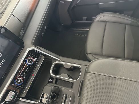 New 2026 GMC Sierra 1500 Denali w/ Technology Package AWD/4WD image 25