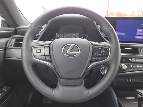 Certified 2025 Lexus ES 300h w/ Premium Package image 36