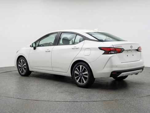 Used 2025 Nissan Versa SV FWD image 6