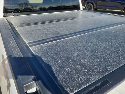 Used 2023 Chevrolet Silverado 1500 LT image 24