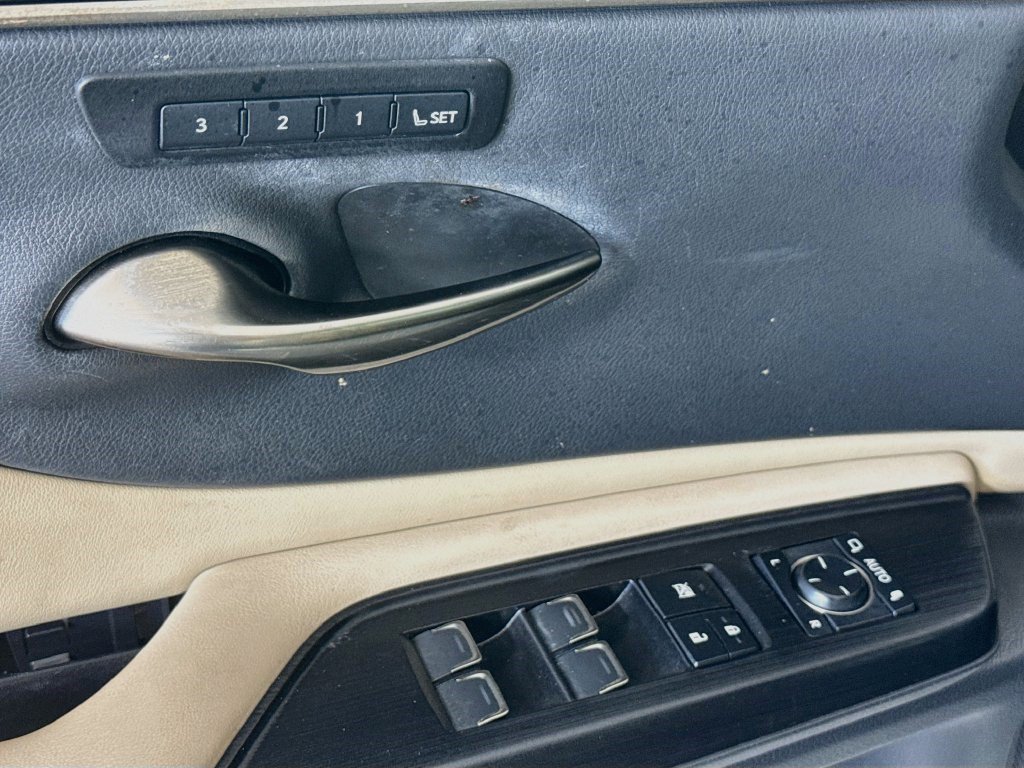 Used 2021 Lexus ES 350 w/ Premium Package FWD image 23