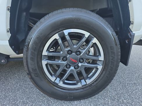 Used 2024 Toyota Tacoma TRD Sport w/ TRD Sport Upgrade Package RWD image 33