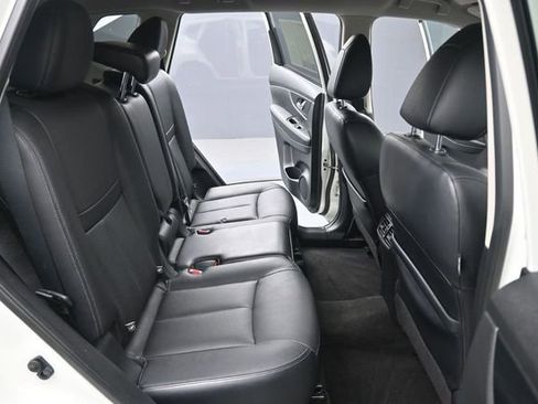 Used 2016 Nissan Rogue SL FWD image 16