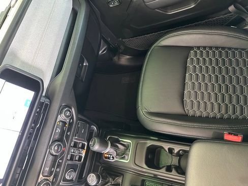 Used 2025 Jeep Gladiator Sport AWD/4WD image 24