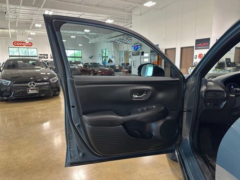 Used 2025 Honda HR-V Sport image 10