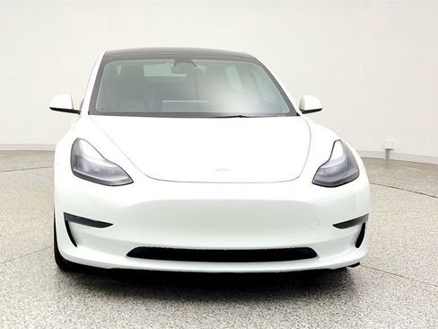 Used 2022 Tesla Model 3 Standard Range image 2