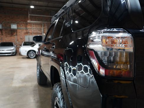 Used 2017 Toyota 4Runner TRD Off-Road image 22