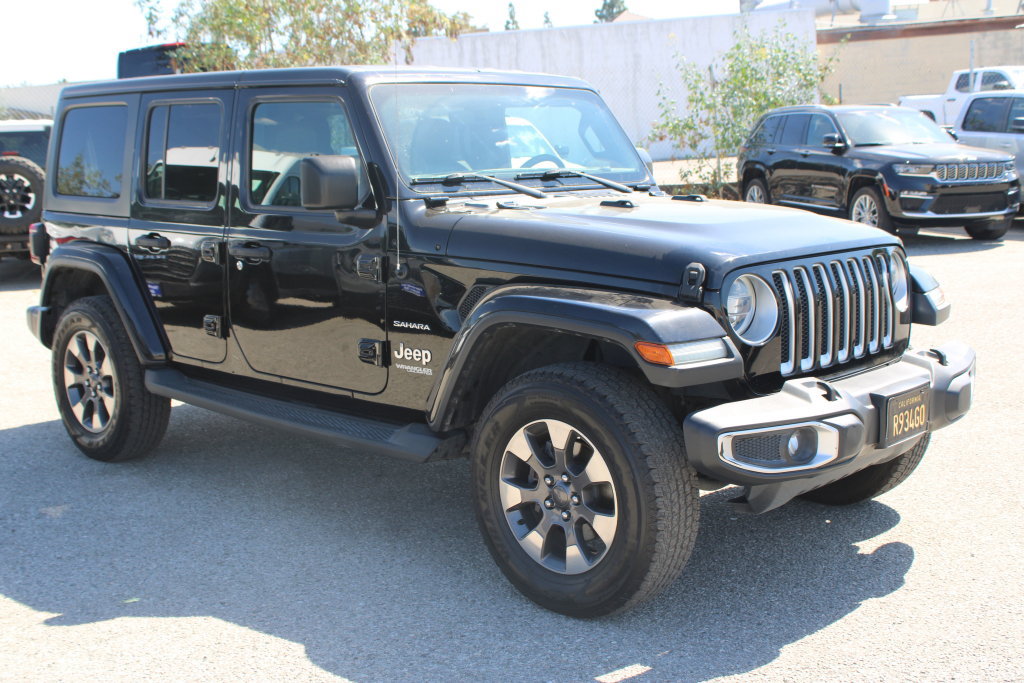 Used 2018 Jeep Wrangler Unlimited Sahara AWD/4WD image 3