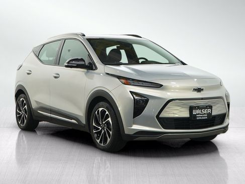 Used 2022 Chevrolet Bolt EUV Premier w/ Sun & Sound Package FWD image 7