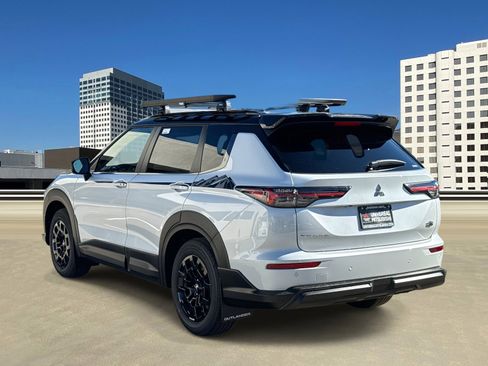 New 2026 Mitsubishi Outlander AWD image 3