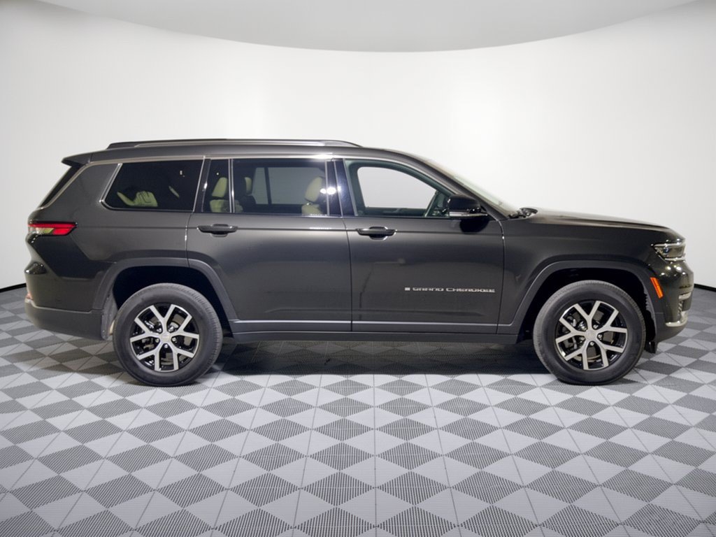 Used 2024 Jeep Grand Cherokee L Limited w/ Luxury Tech Group II AWD/4WD image 8