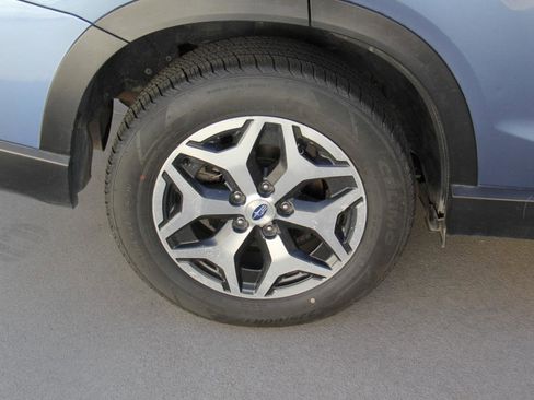 Used 2021 Subaru Forester Premium image 32