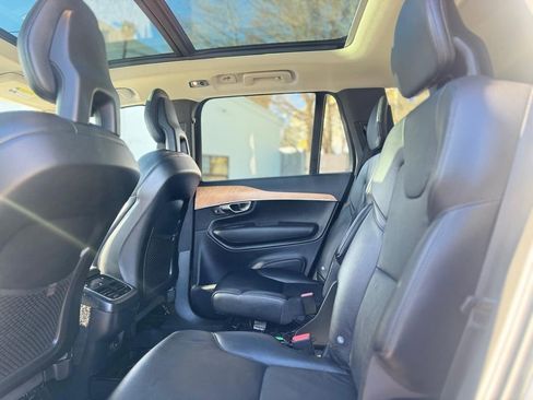 Used 2021 Volvo XC90 T6 Momentum w/ Climate Package image 24