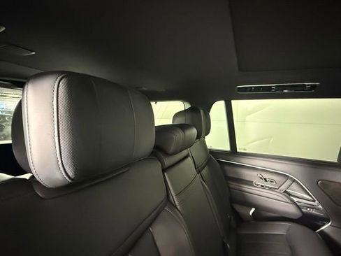 Used 2024 Land Rover Range Rover Long Wheelbase Autobiography image 33