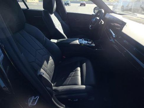 Used 2025 BMW 530i xDrive image 6