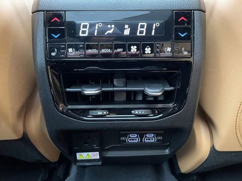 Used 2023 Jeep Grand Cherokee L Summit AWD/4WD image 25