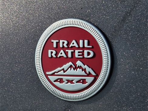 Used 2020 Jeep Cherokee Trailhawk image 7