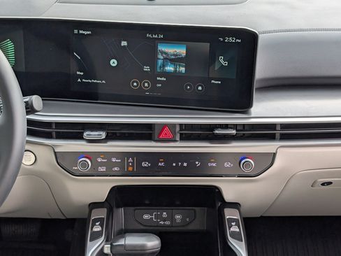 Used 2025 Kia Sorento S w/ Panoramic Sunroof Package FWD image 29