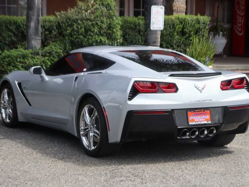 Used 2017 Chevrolet Corvette Stingray Coupe w/ 1LT RWD image 6