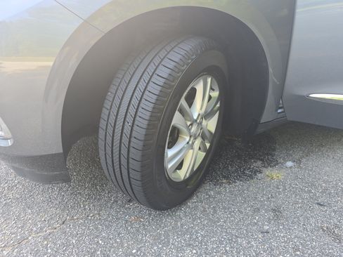 Used 2021 Buick Enclave Essence w/ LPO, Floor Liner Package AWD/4WD image 30