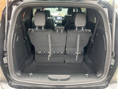 New 2026 Chrysler Pacifica Select w/ S Appearance Package FWD image 12