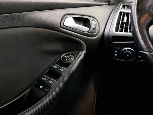 Used 2018 Ford Focus ST FWD image 35