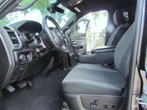 Used 2024 RAM 2500 Big Horn AWD/4WD image 17