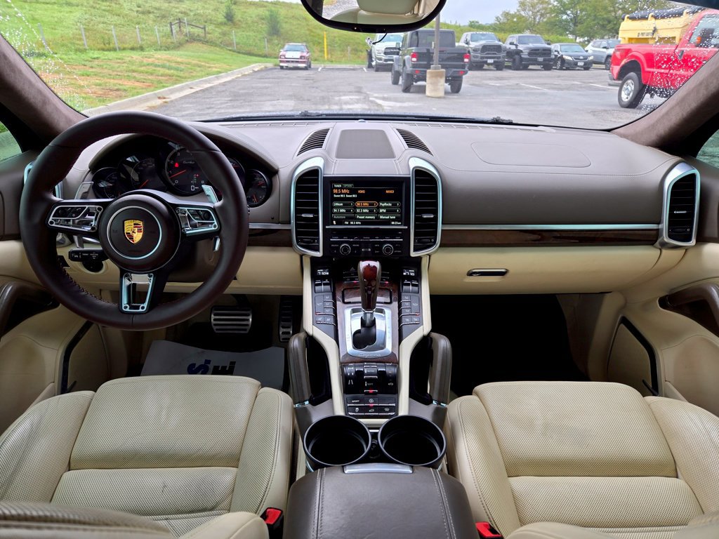 Used 2011 Porsche Cayenne Turbo AWD/4WD image 18