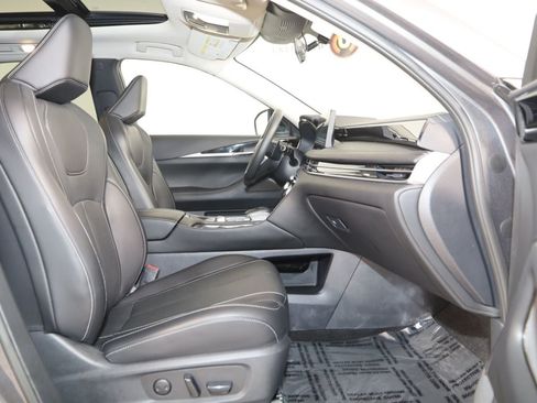 Used 2025 INFINITI QX60 Pure AWD/4WD image 13