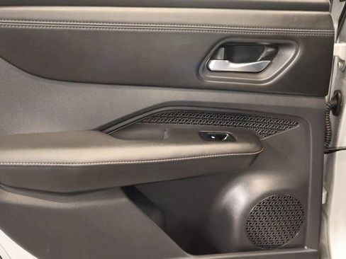 Certified 2023 Nissan Ariya FWD image 28