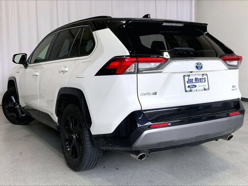 Used 2019 Toyota RAV4 XSE w/ Carpet Mat Package AWD/4WD image 5