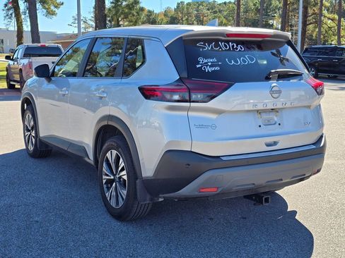 Used 2023 Nissan Rogue SV image 6
