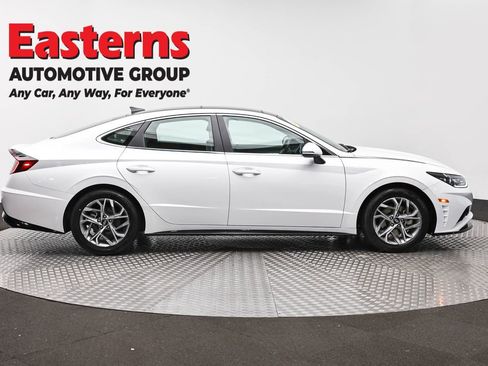 Used 2023 Hyundai Sonata SEL w/ Convenience Package FWD image 4