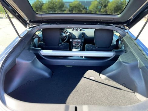 Used 2009 Nissan 370Z Coupe RWD image 18
