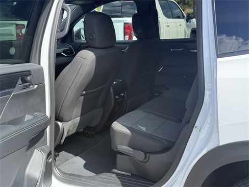 Used 2025 GMC Acadia Elevation image 28