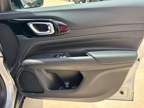 New 2026 Jeep Compass Latitude AWD/4WD image 16