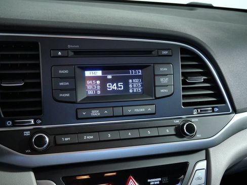 Used 2018 Hyundai Elantra SE w/ Cargo Package FWD image 20