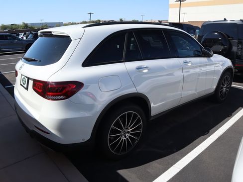 Used 2021 Mercedes-Benz GLC 300 image 4
