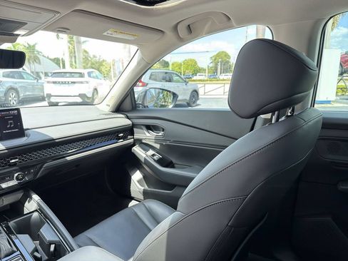 Used 2023 Honda Accord Touring image 11