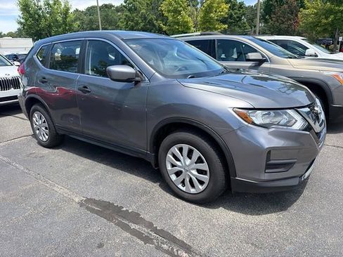 Used 2017 Nissan Rogue S AWD/4WD image 3