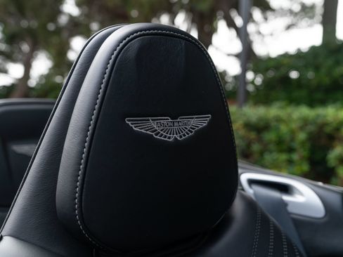 Used 2020 Aston Martin DB11 Volante RWD image 25