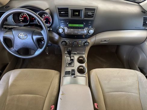Used 2010 Toyota Highlander 2WD image 12