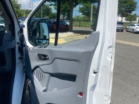 Used 2019 Ford Transit 250 130 Low Roof RWD image 14