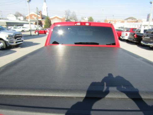 Used 2018 RAM 2500 Tradesman w/ Chrome Appearance Group image 15